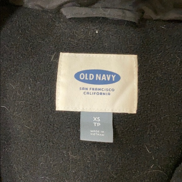 Black old navy puffer vest - Picture 2 of 3